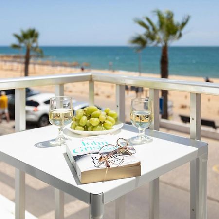 Centralgarve - Stunning Beach Front Studio - Astro Quarteira Esterno foto