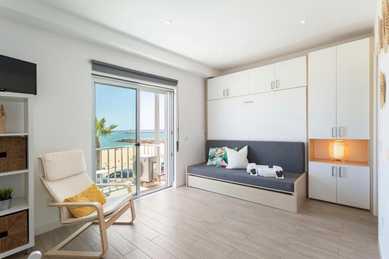 Centralgarve - Stunning Beach Front Studio - Astro Quarteira Esterno foto