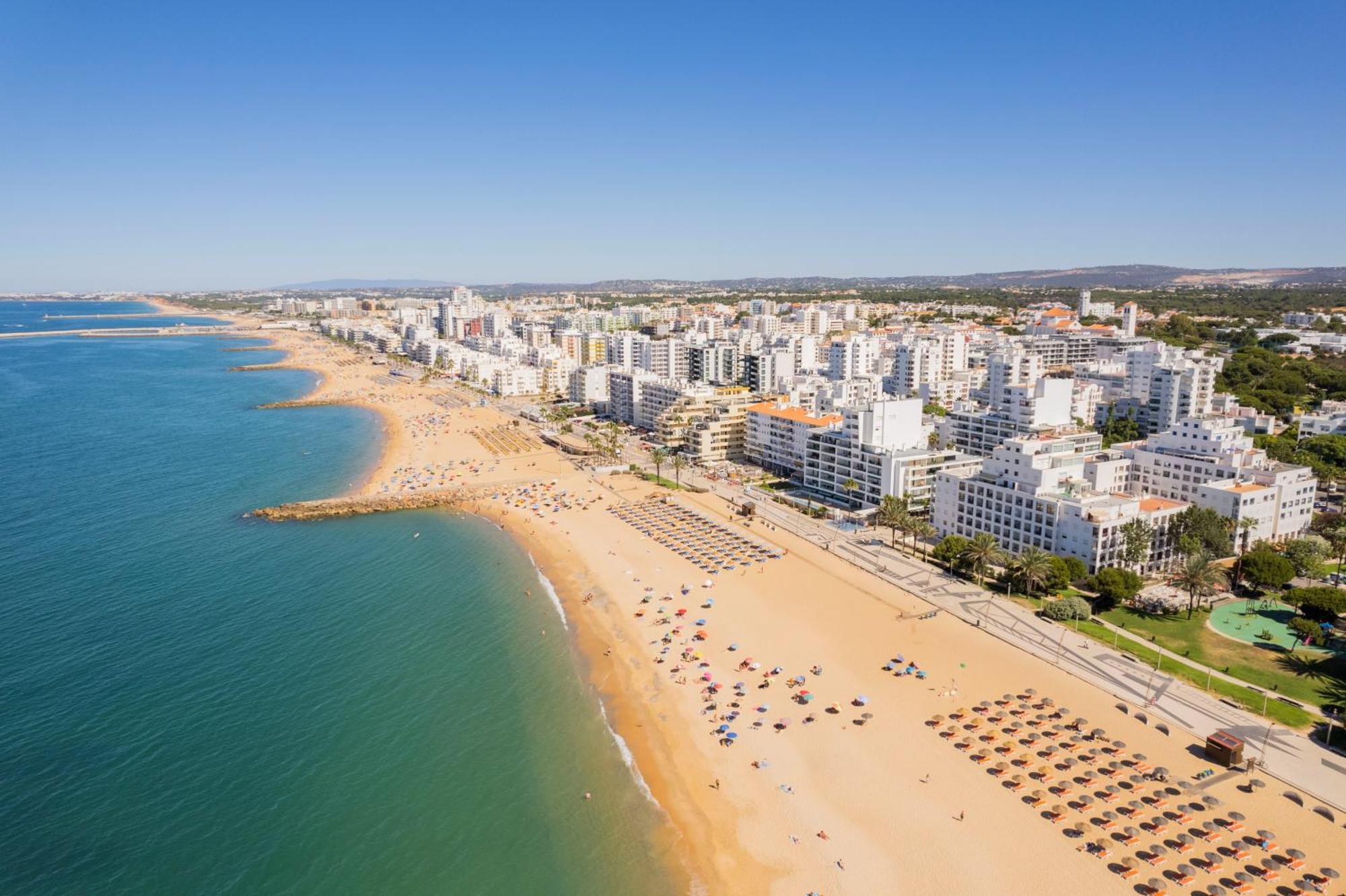 Centralgarve - Stunning Beach Front Studio - Astro Quarteira Esterno foto