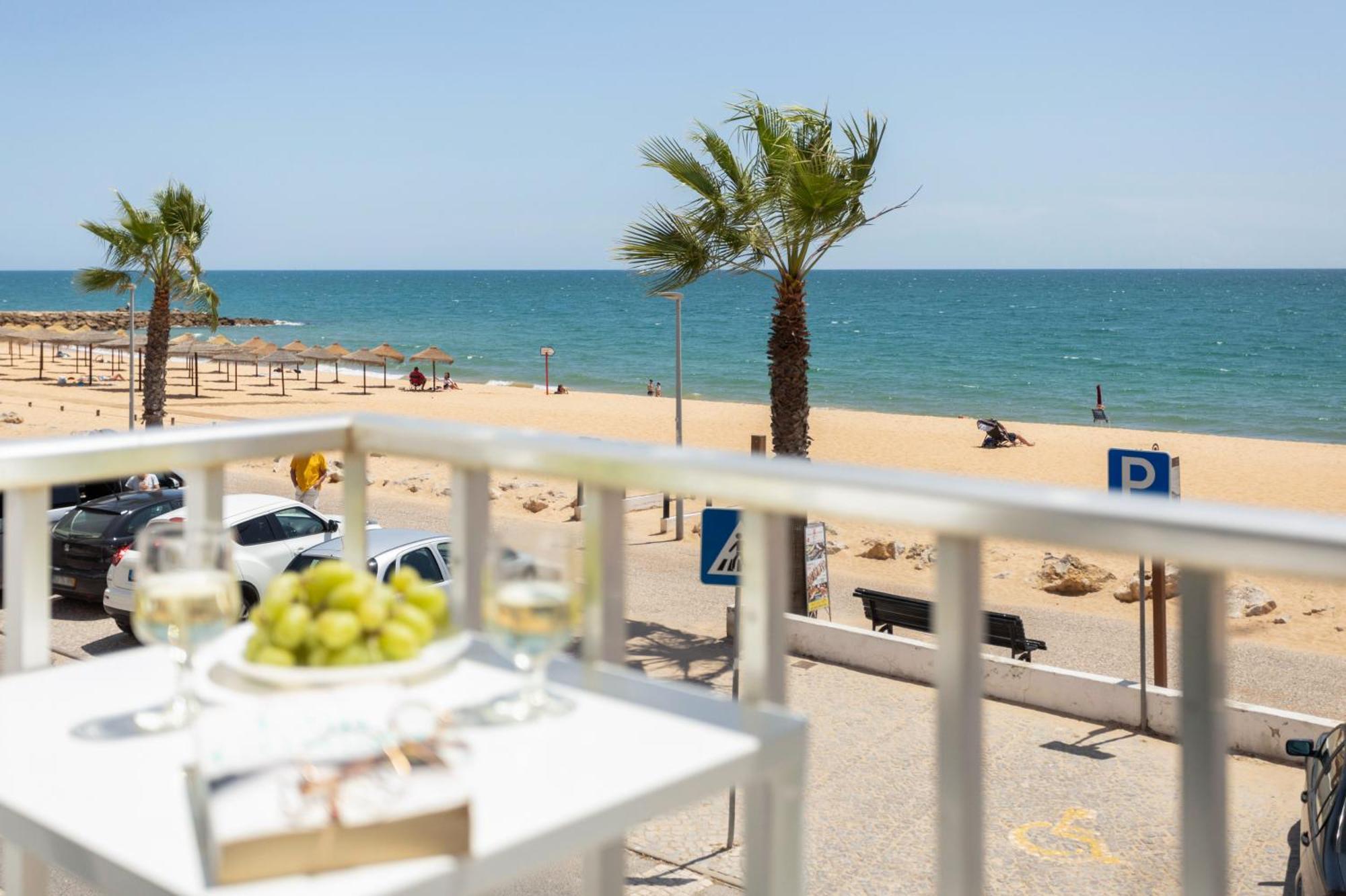 Centralgarve - Stunning Beach Front Studio - Astro Quarteira Camera foto